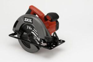 SKIL 15-amp 7-1/4 inch circular saw with red and black housing on a light background.